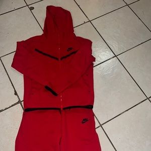 Boys Nike tech set!!